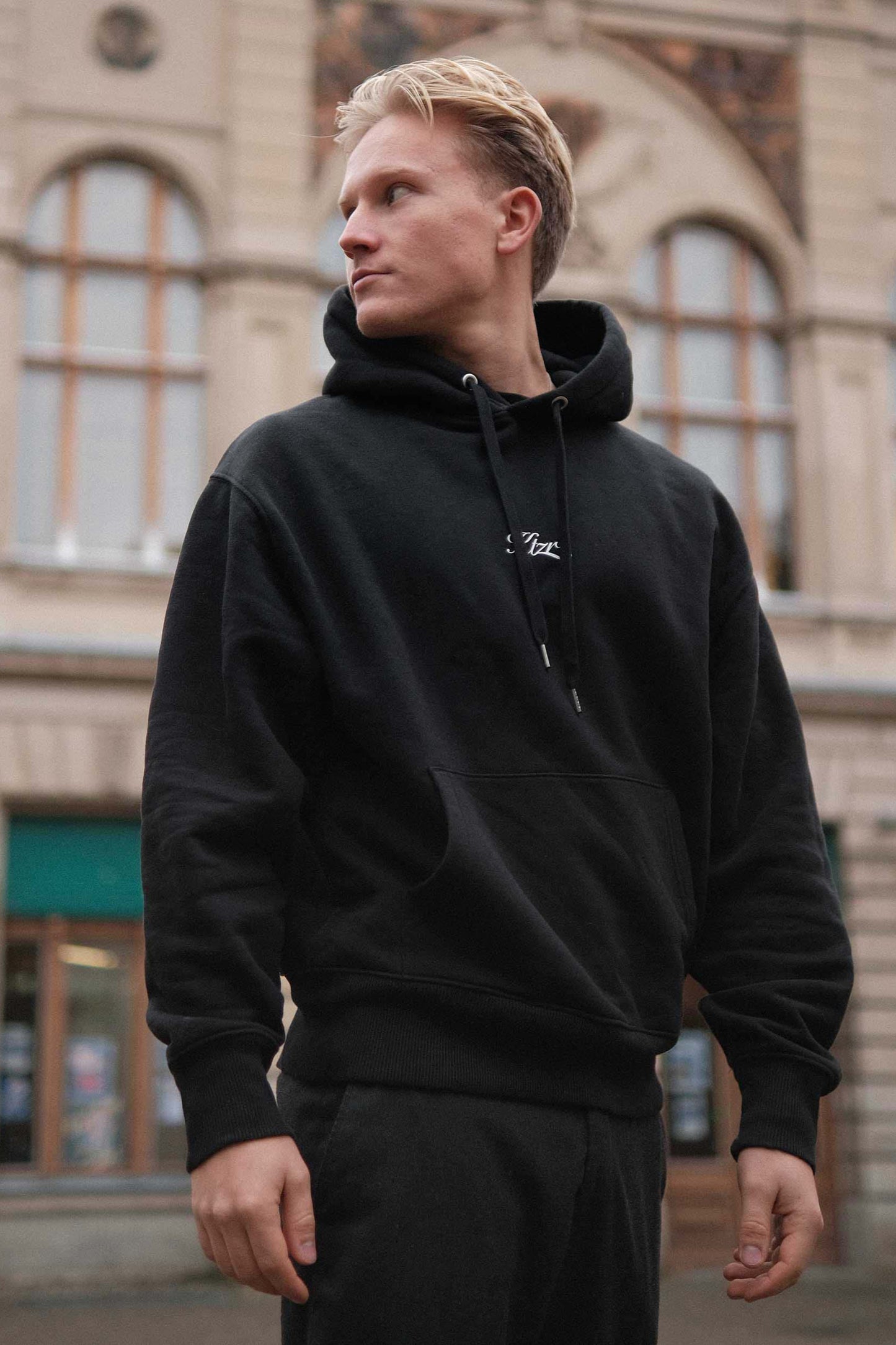 BASIC HOODIE
