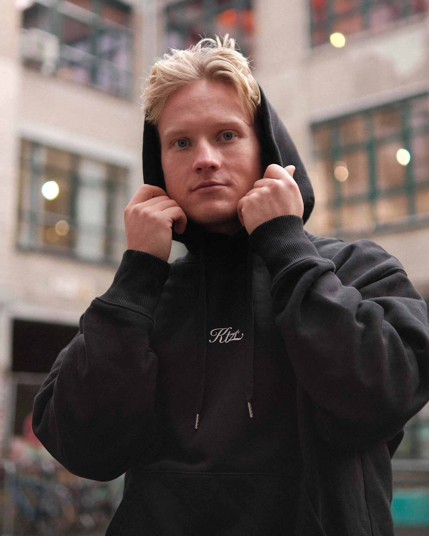 BASIC HOODIE